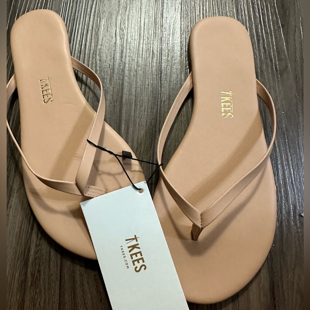 New with tags TKEES flip flops